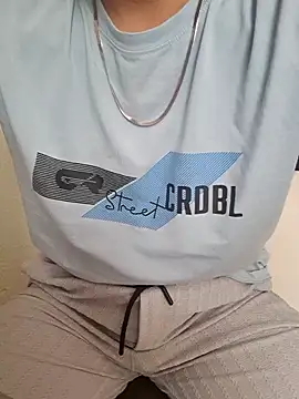 esmerkralkobra online show from October 28, 2025, 1:21 pm