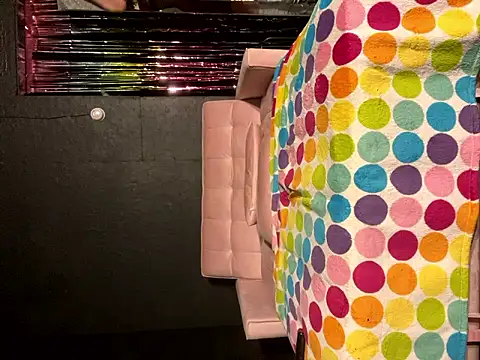 bigb00tycass online show from April 18, 2026, 8:38 am