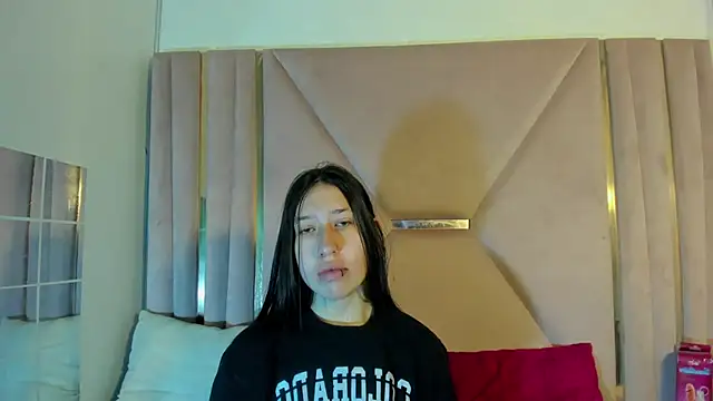 venusmorgan online show from September 16, 2025, 3:46 pm