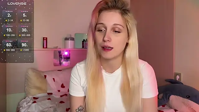 Snapshot of _Annabel_Myr_ chatting on October 8, 2025, 11:34 am Annabel Myr online show from October 8, 2025, 11:34 am
