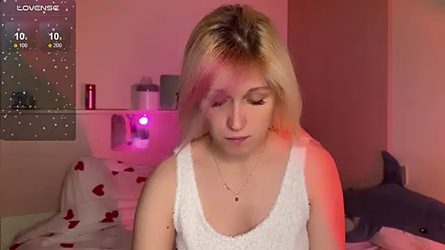 Snapshot of _Annabel_Myr_ chatting on October 6, 2025, 11:11 am Annabel Myr online show from October 6, 2025, 11:11 am