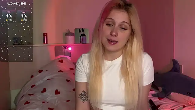 Snapshot of _Annabel_Myr_ chatting on October 3, 2025, 11:12 am Annabel Myr online show from October 3, 2025, 11:12 am