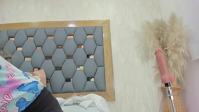 crystal sm online show from November 30, 2025, 3:07 am