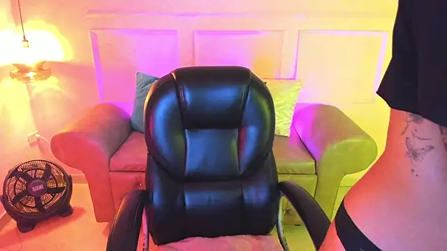 aitana kahlo online show from February 11, 2026, 7:25 pm