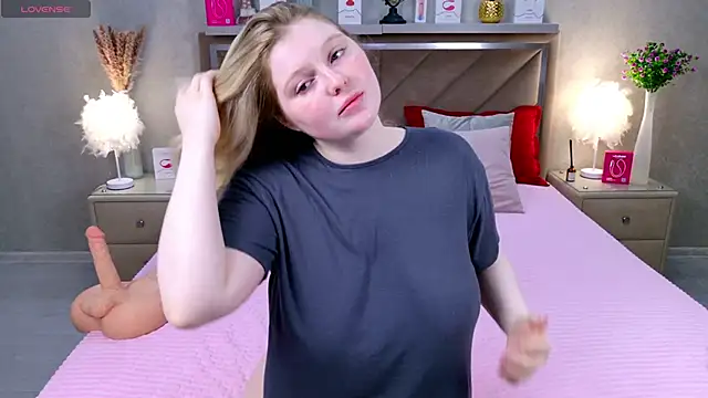 AmeliaDiamond online show from October 13, 2025, 12:34 am