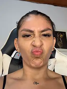 SOY NOOA online show from August 4, 2026, 2:49 am