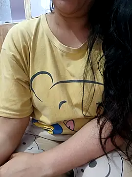 Snapshot of roshni_agrawal0 chatting on April 17, 2026, 10:40 am roshni agrawal0 online show from April 17, 2026, 10:40 am