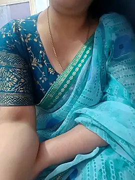 Snapshot of roshni_agrawal0 chatting on April 7, 2026, 7:21 am roshni agrawal0 online show from April 7, 2026, 7:21 am