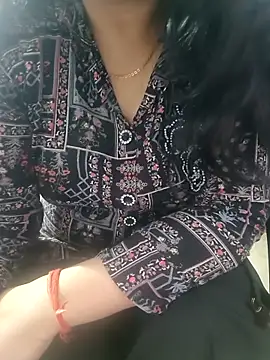 Snapshot of roshni_agrawal0 chatting on March 3, 2026, 11:17 am roshni agrawal0 online show from March 3, 2026, 11:17 am