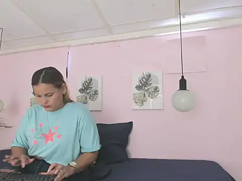 Lady miss    online show from October 6, 2025, 12:06 pm