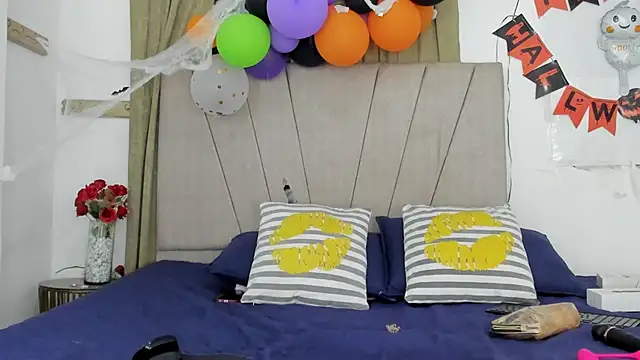 Lady miss    online show from October 30, 2025, 12:25 pm