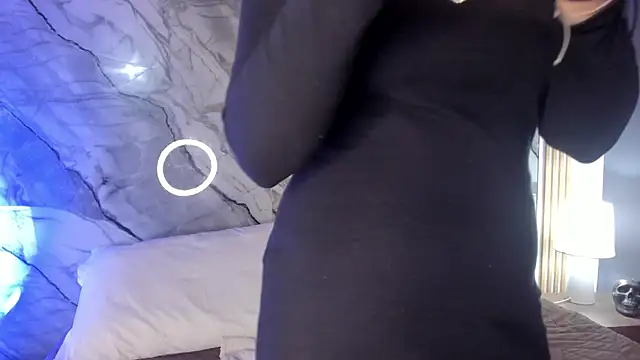 Astridhotman online show from November 21, 2025, 7:35 pm