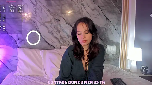 Astridhotman online show from November 29, 2025, 8:20 pm