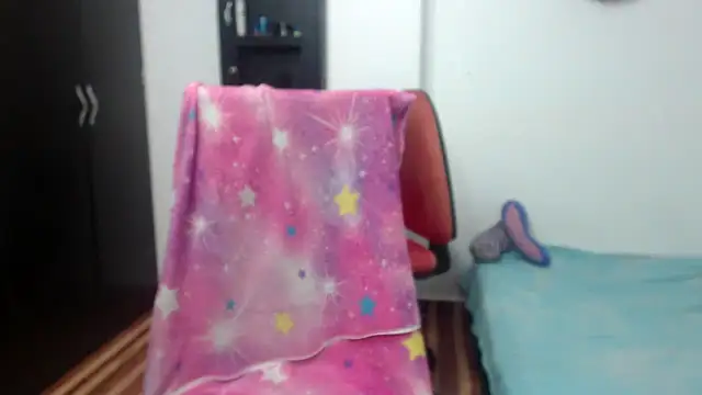 Evelyn-tits online show from November 8, 2025, 1:25 pm