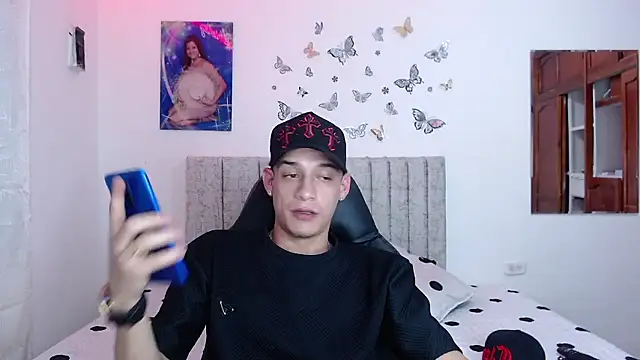 Ethanho0t online show from January 12, 2026, 10:33 am