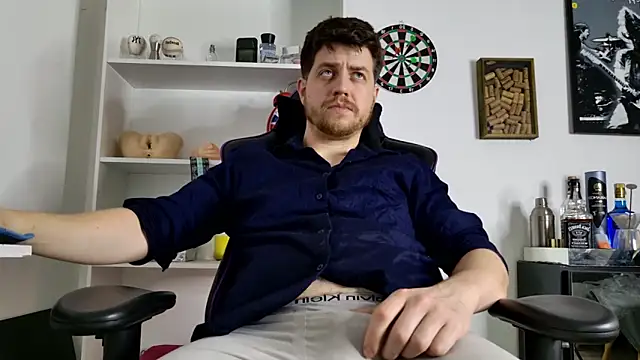 aaron nvk online show from November 4, 2025, 8:45 pm