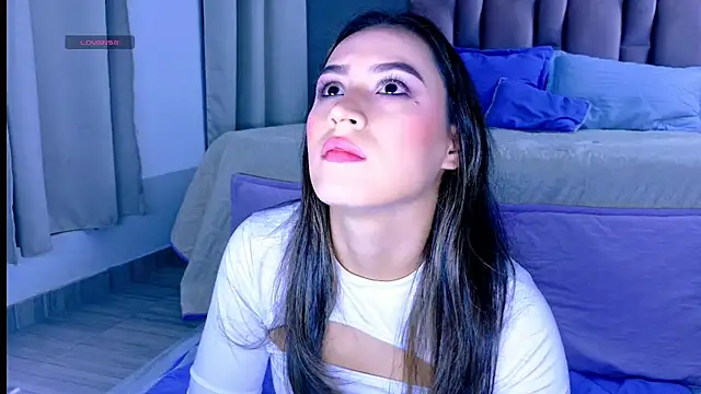 InnoocentLunaa online show from January 13, 2026, 5:55 am