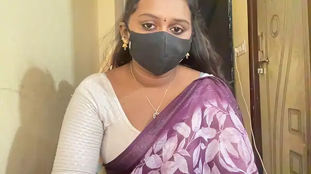 Snapshot of Pavani-Sexy chatting on February 19, 2026, 5:21 pm Pavani-Sexy online show from February 19, 2026, 5:21 pm