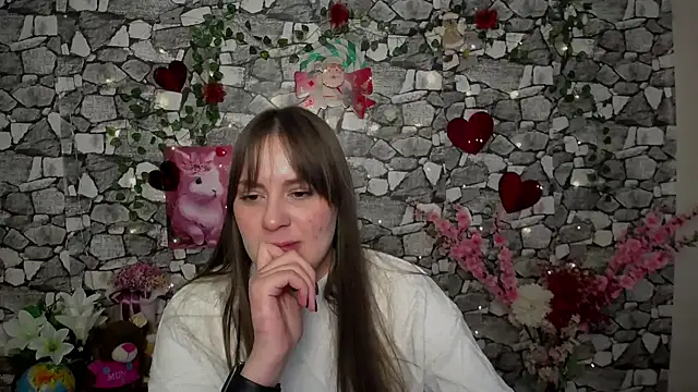 Amanda Bright  online show from December 18, 2025, 10:52 am