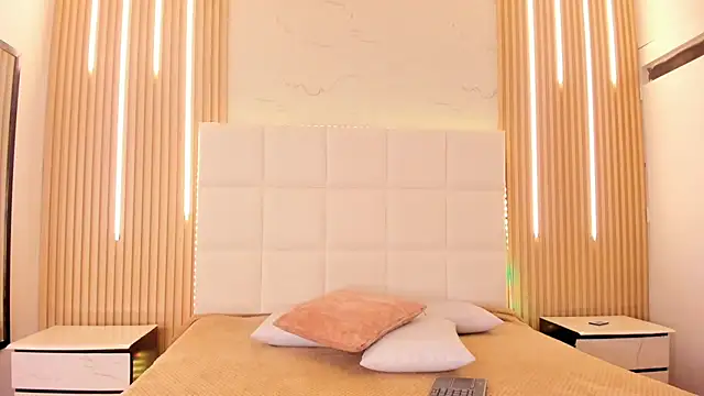 Elody rousse online show from November 27, 2025, 12:05 pm