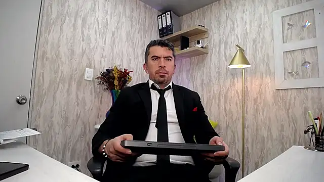 Snapshot of JuanKFit_45 chatting on February 12, 2026, 3:06 am JuanKFit 45 online show from February 12, 2026, 3:06 am