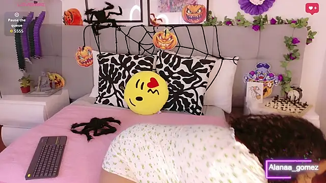 Alanaa Gomez online show from October 9, 2025, 12:17 pm