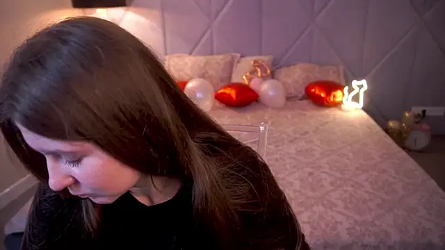 CraveeDoll online show from February 7, 2026, 1:52 pm