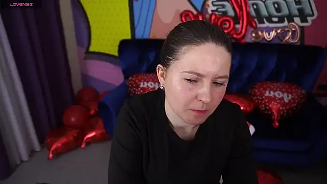 CraveeDoll online show from February 10, 2026, 1:54 pm