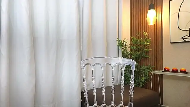 Lia Mar  online show from November 1, 2025, 6:13 pm