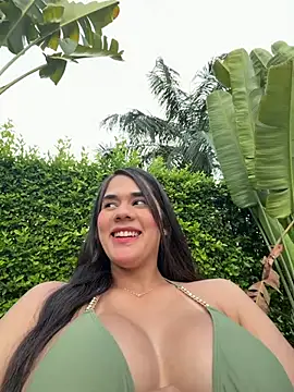 BellaLeclair online show from April 22, 2026, 10:38 pm