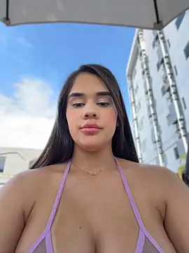 BellaLeclair online show from June 12, 2026, 7:44 pm