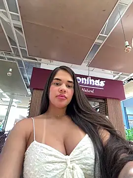 BellaLeclair online show from April 26, 2026, 3:20 pm