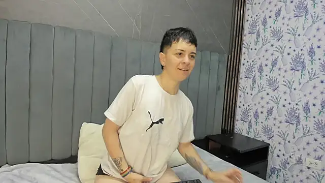  Hannah Hot online show from December 1, 2025, 1:28 am