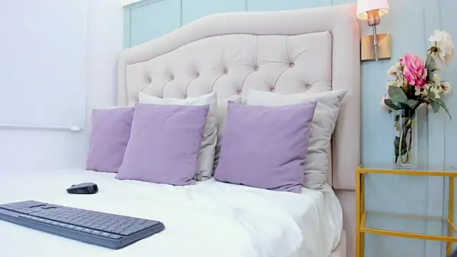 katia harrison  online show from October 22, 2025, 2:27 pm