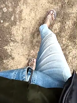 Snapshot of OmeningFurorji chatting on February 3, 2026, 10:20 am OmeningFurorji online show from February 3, 2026, 10:20 am