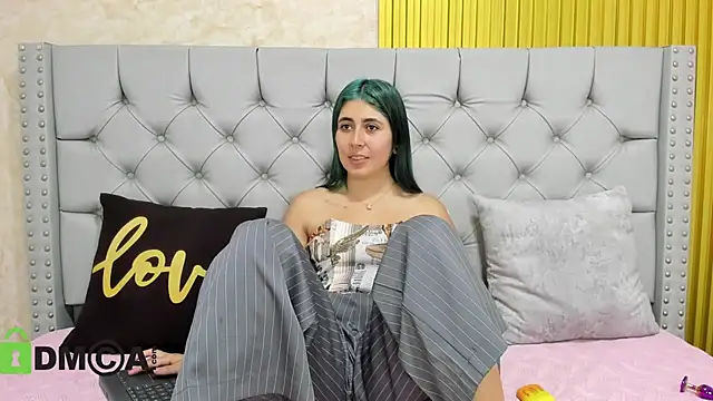 Skarlet 04 online show from November 26, 2025, 5:24 pm