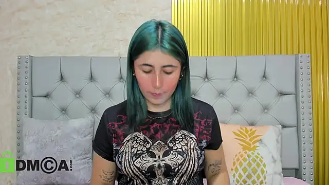 Skarlet 04 online show from November 28, 2025, 5:46 pm