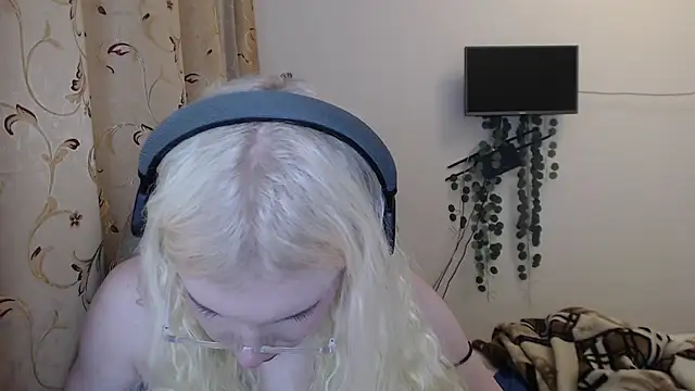 Snapshot of Sasyhk0 chatting on December 5, 2025, 9:34 pm Sasyhk0 online show from December 5, 2025, 9:34 pm