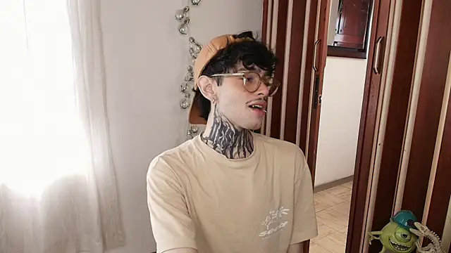 Mihail leroy online show from December 16, 2025, 2:54 pm