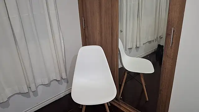 kayleesims  online show from April 22, 2026, 12:17 am