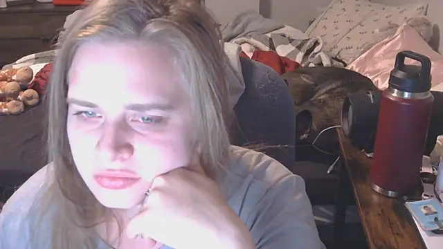 Sexyblonde12344 online show from September 20, 2025, 4:23 pm