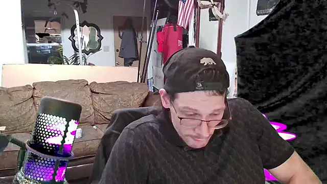 MasterDaddyCool online show from October 8, 2025, 11:05 pm