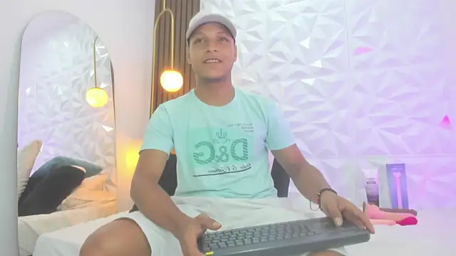 Ricky Owens1 online show from October 10, 2025, 2:07 pm