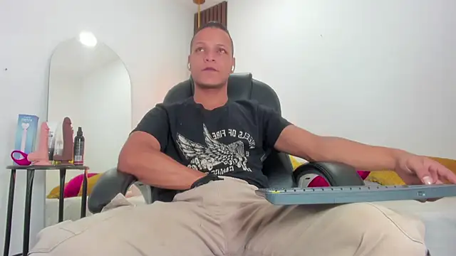 Ricky Owens1 online show from September 13, 2025, 1:00 pm