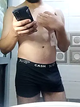 Snapshot of John_big345 chatting on April 17, 2026, 7:22 am John big345 online show from April 17, 2026, 7:22 am