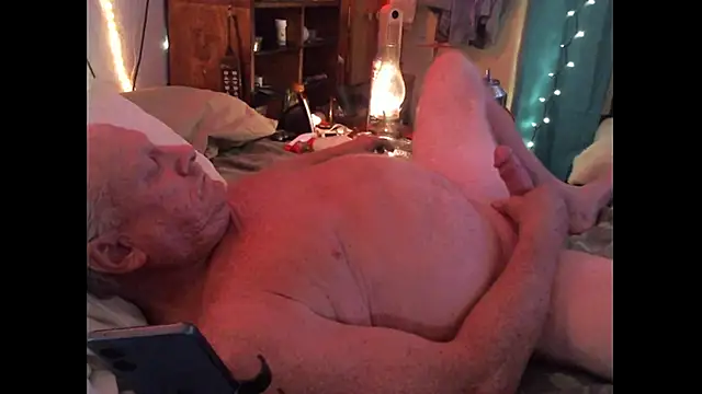 Pussyeat2please online show from December 4, 2025, 8:35 am