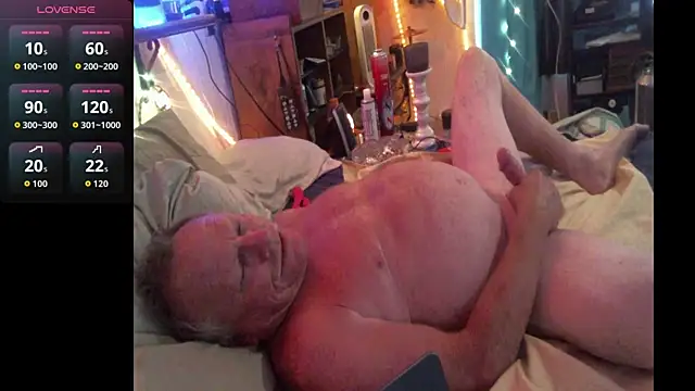 Pussyeat2please online show from April 5, 2026, 6:14 pm