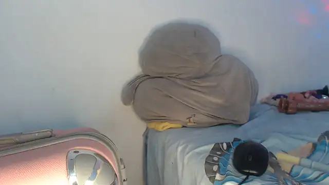 Victoria new online show from November 14, 2025, 2:15 am