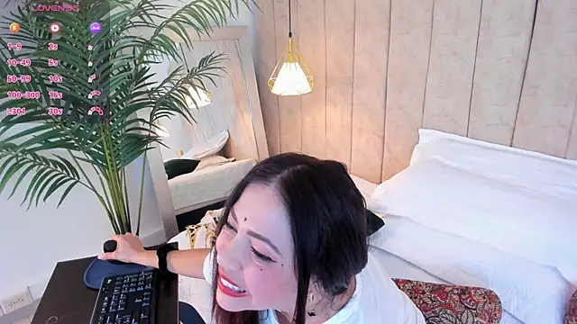 Snapshot of Anantaa_ chatting on November 8, 2025, 11:36 am Anantaa online show from November 8, 2025, 11:36 am