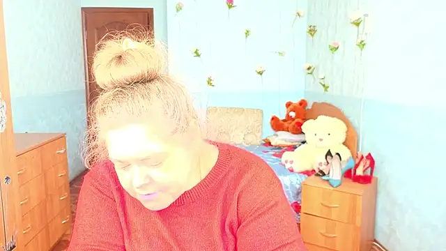 Audrey Aura online show from October 4, 2025, 5:31 am